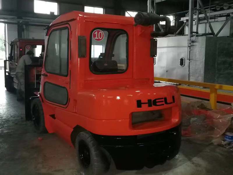 叉車(chē)噴漆