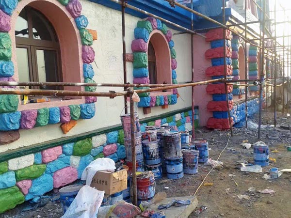 游樂(lè )場(chǎng)外墻翻新